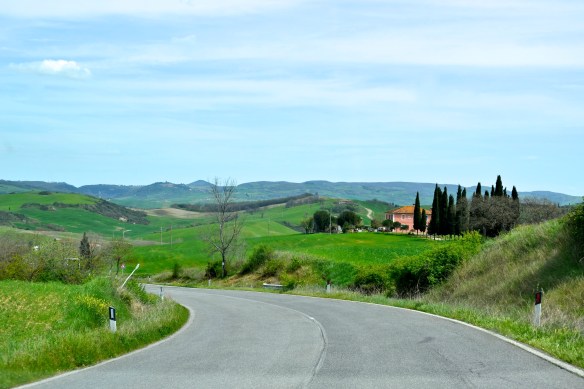 Country road, Tuscany, Italy.