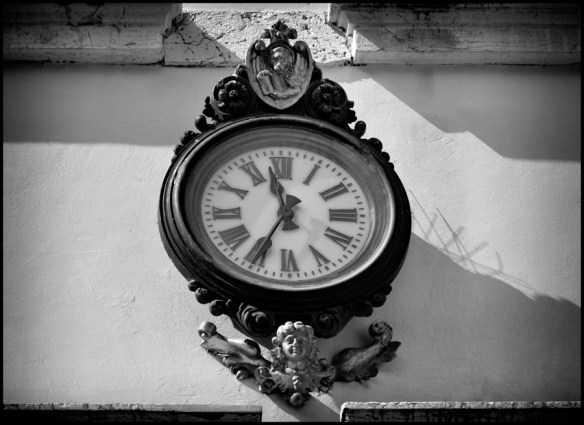 Clock-B&W_Web-DSC1452