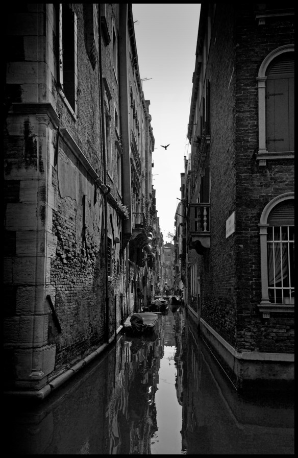 VeniceCanal-B&W-web_DSC0046