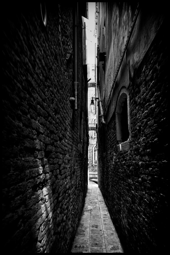 VeniceWalls-B&W-Web_DSC0044